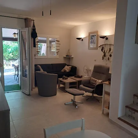 Σπίτι διακοπών A-tjughina